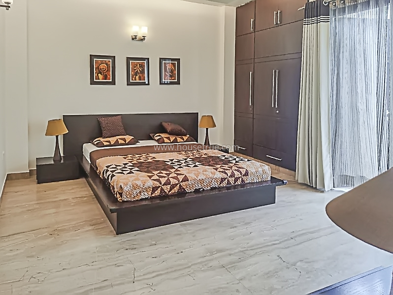 3 BHK Flat For Rent in Defence Colony