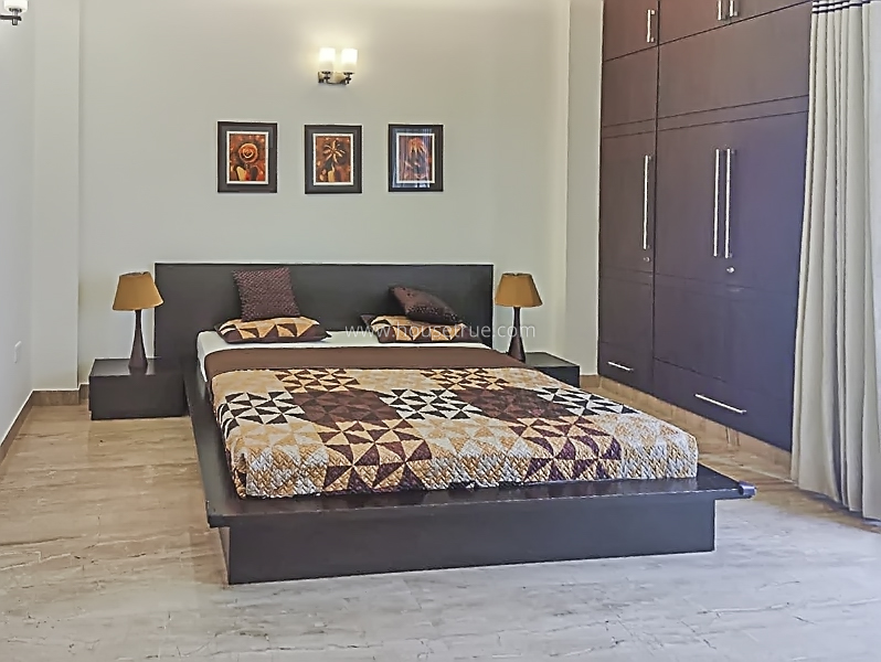 3 BHK Flat For Rent in Defence Colony