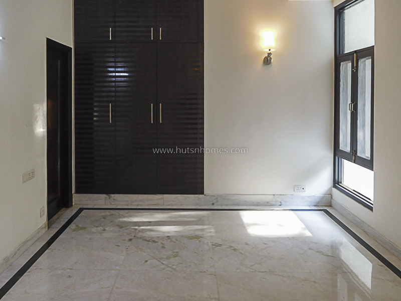 3 BHK Flat For Rent in New Friends Colony