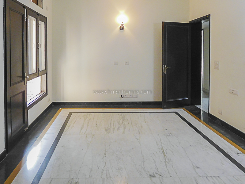 3 BHK Flat For Rent in New Friends Colony