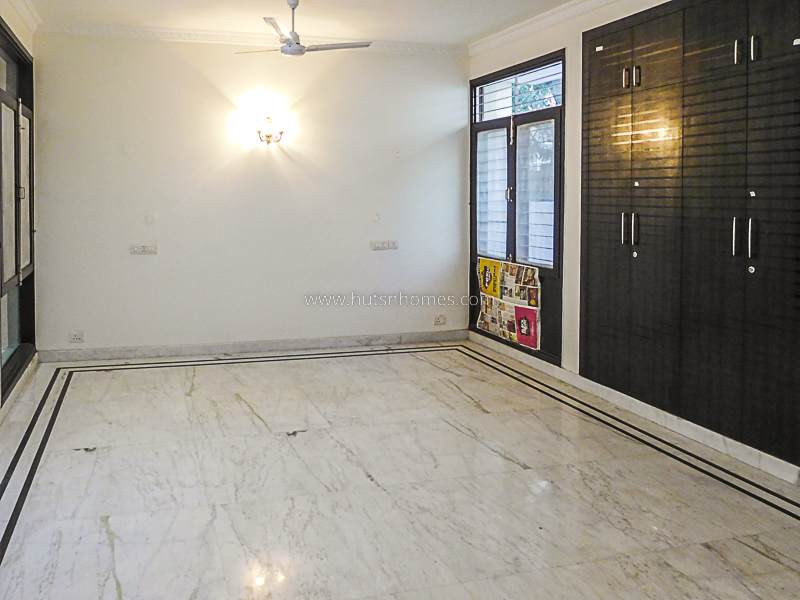 3 BHK Flat For Rent in New Friends Colony