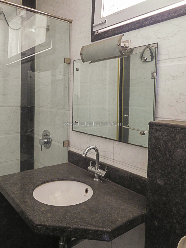 3 BHK Flat For Rent in New Friends Colony