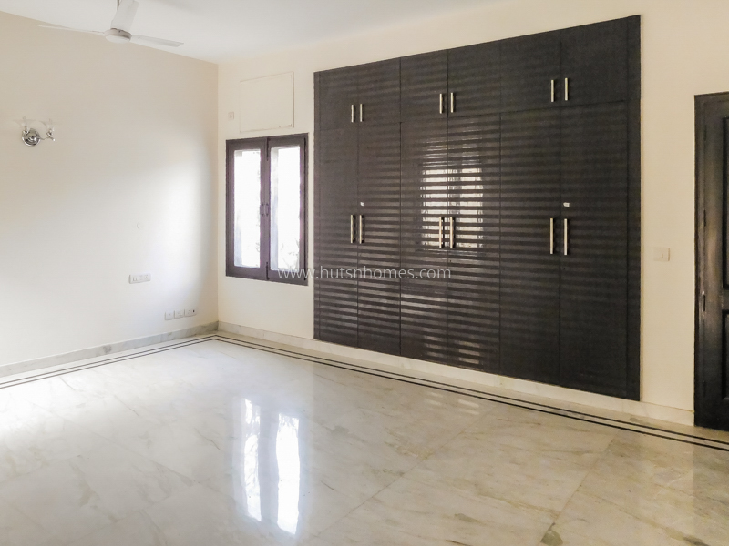 3 BHK Flat For Rent in New Friends Colony