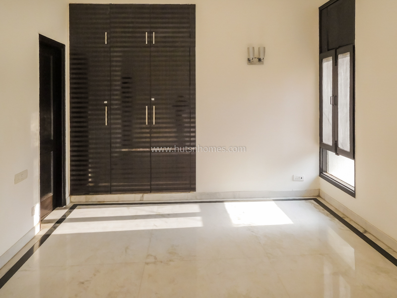 3 BHK Flat For Rent in New Friends Colony