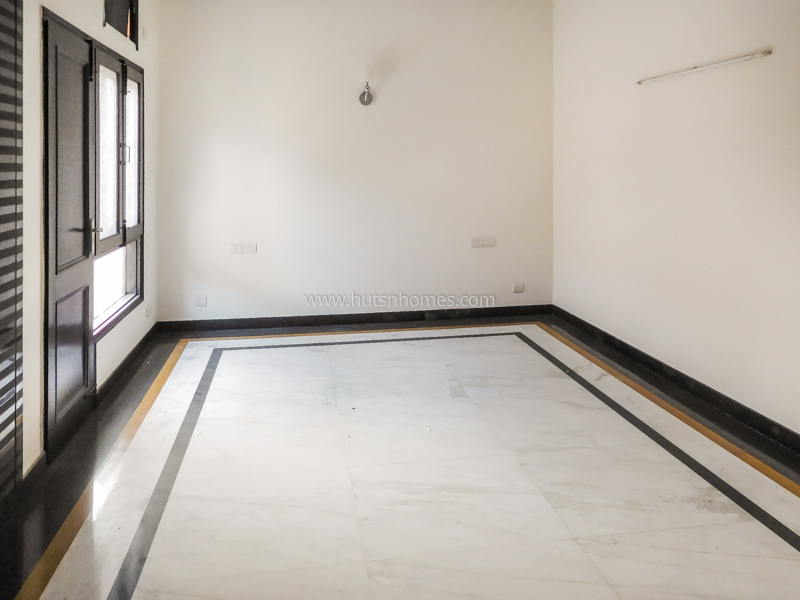 3 BHK Flat For Rent in New Friends Colony