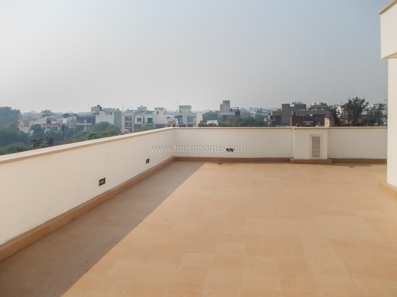 4 BHK Flat For Rent in Vasant Vihar