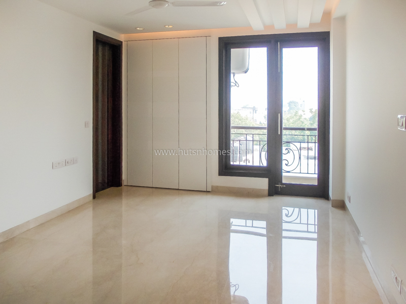 4 BHK Flat For Rent in Vasant Vihar