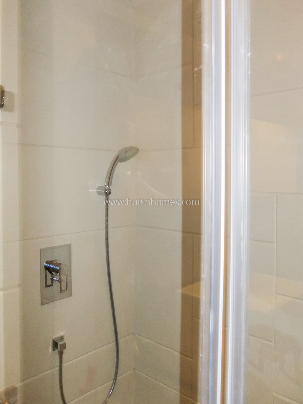 4 BHK Flat For Rent in Vasant Vihar