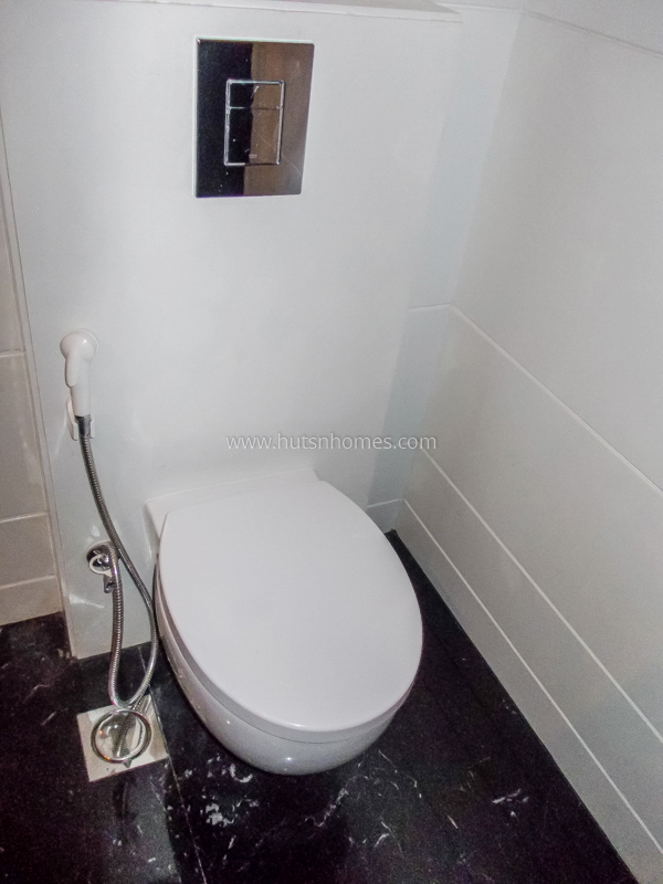 4 BHK Flat For Rent in Vasant Vihar