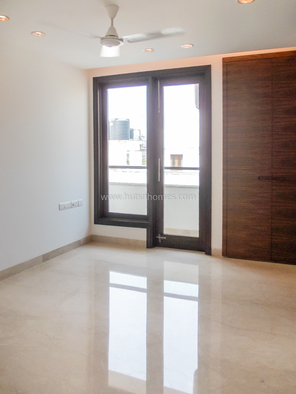 4 BHK Flat For Rent in Vasant Vihar