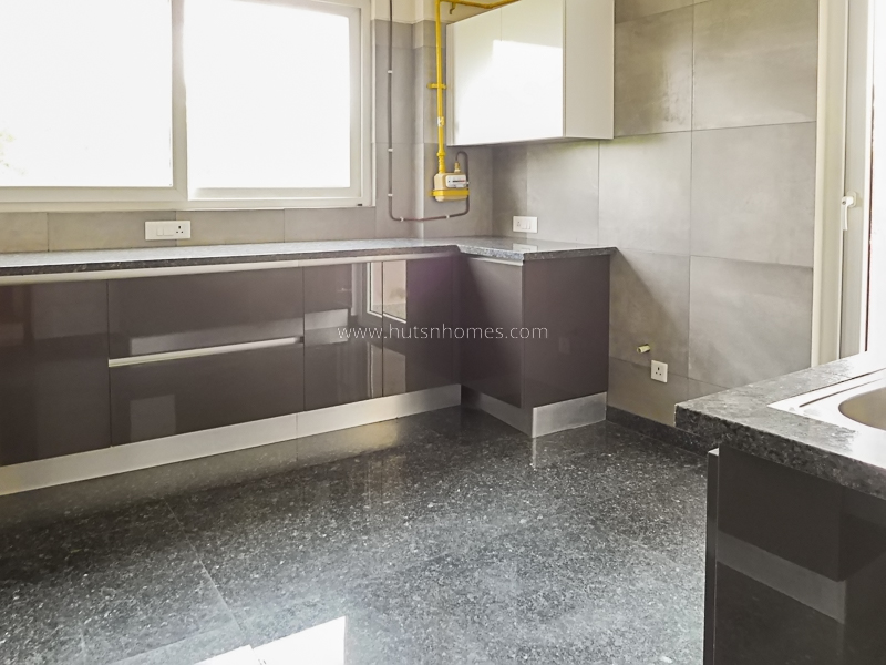 3 BHK Flat For Rent in Safdarjung Enclave