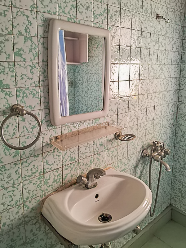 2 BHK Flat For Rent in New Friends Colony
