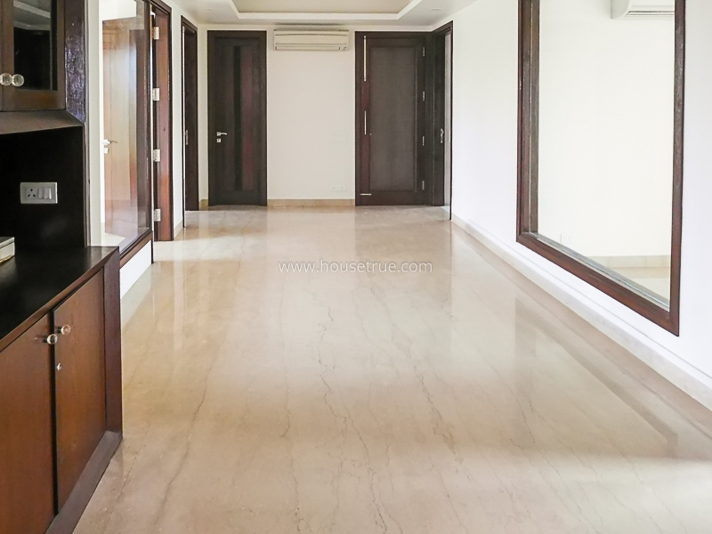 4 BHK Flat For Rent in Friends Colony West