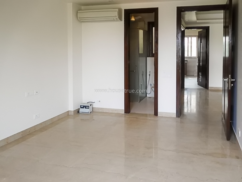 4 BHK Flat For Rent in Friends Colony West