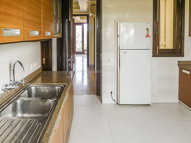 4 BHK Flat For Rent in Friends Colony West