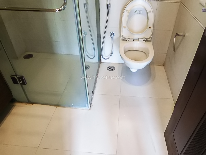 4 BHK Flat For Rent in Friends Colony West