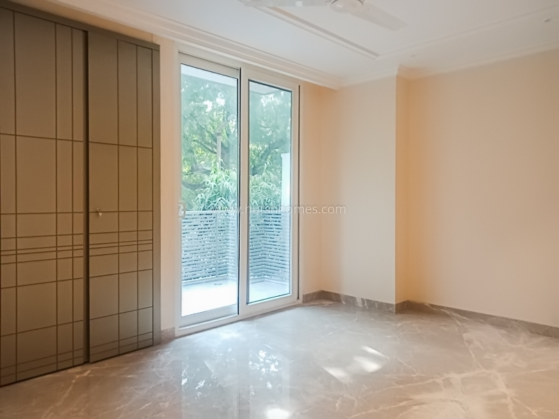 4 BHK Flat For Rent in Vasant Vihar