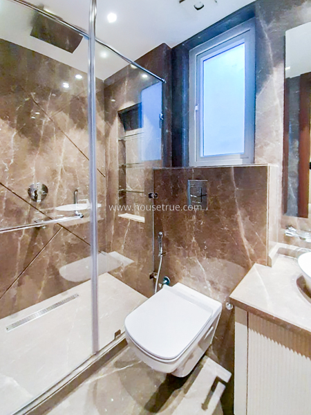 4 BHK Flat For Rent in Vasant Vihar