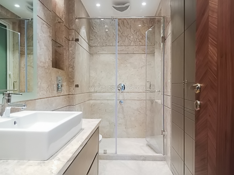 4 BHK Flat For Rent in Vasant Vihar