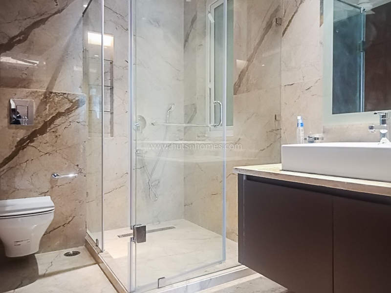 4 BHK Flat For Rent in Vasant Vihar