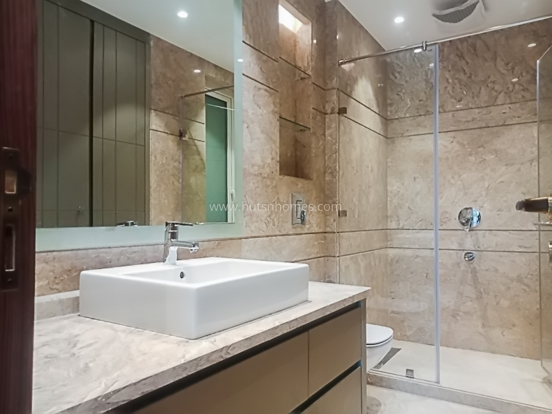 4 BHK Flat For Rent in Vasant Vihar