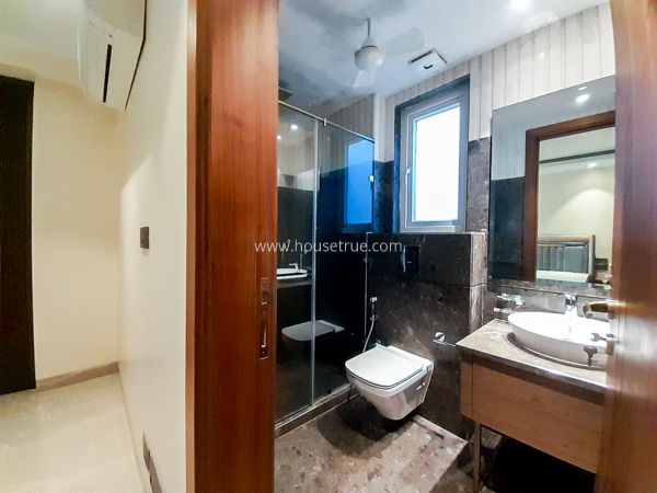 4 BHK Flat For Rent in Vasant Vihar