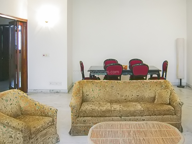 3 BHK Flat For Rent in Defence Colony