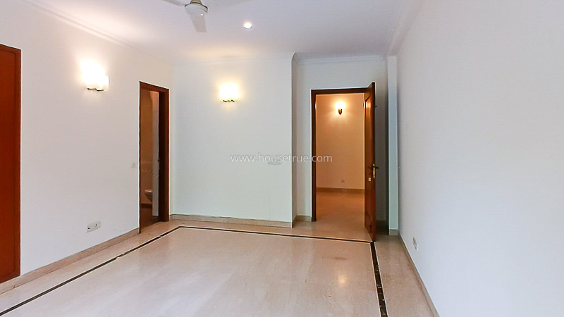 4 BHK Flat For Rent in West End Colony