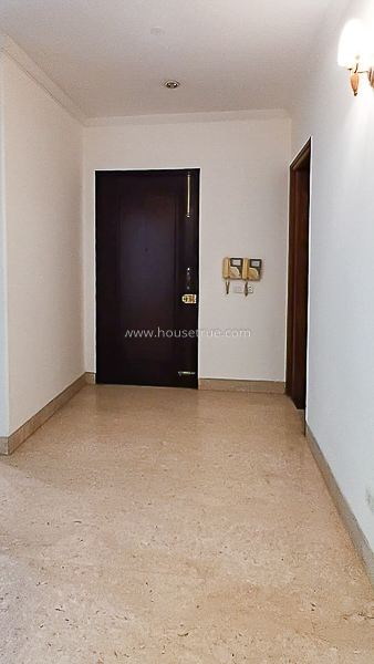 4 BHK Flat For Rent in West End Colony