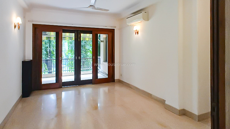 4 BHK Flat For Rent in West End Colony