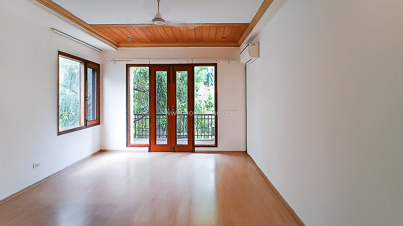 4 BHK Flat For Rent in West End Colony