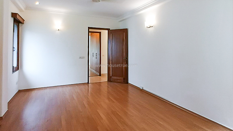 4 BHK Flat For Rent in West End Colony