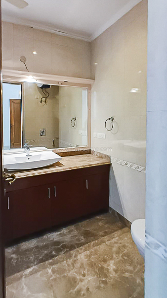 4 BHK Flat For Rent in West End Colony