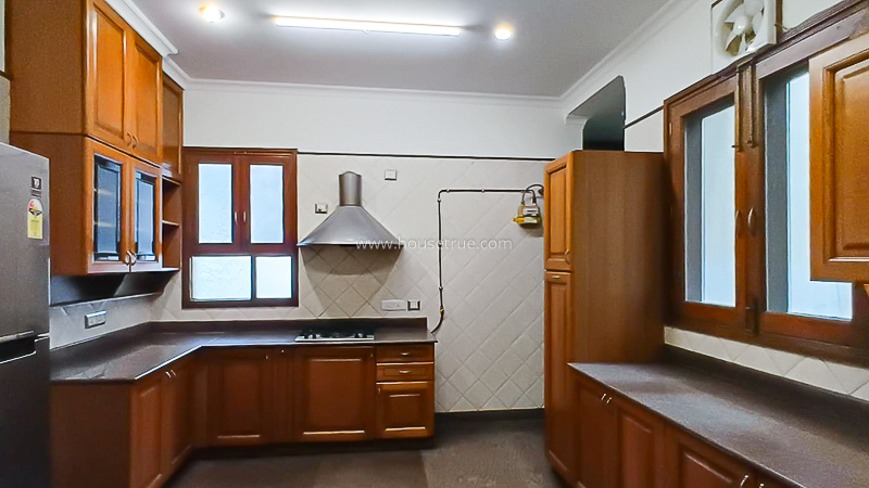 4 BHK Flat For Rent in West End Colony