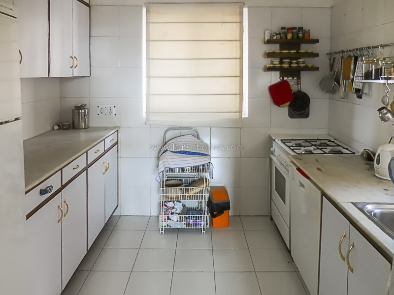 2 BHK Flat For Rent in Nizamuddin East