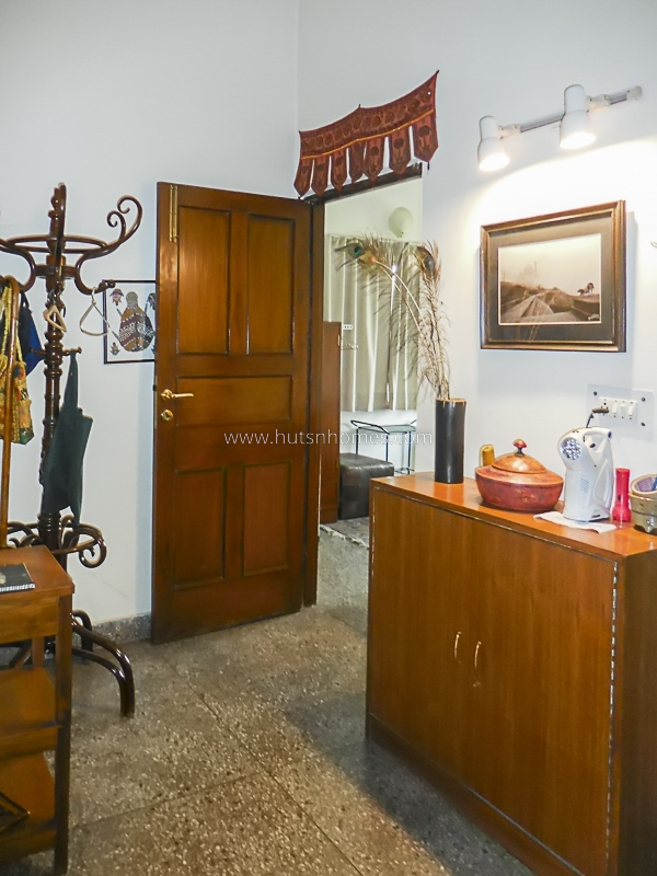 2 BHK Flat For Rent in Nizamuddin East