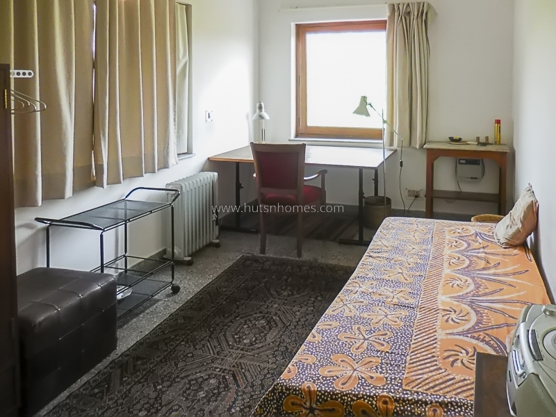 2 BHK Flat For Rent in Nizamuddin East