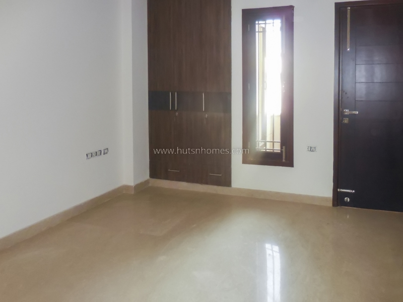 3 BHK Flat For Rent in Safdarjung Enclave