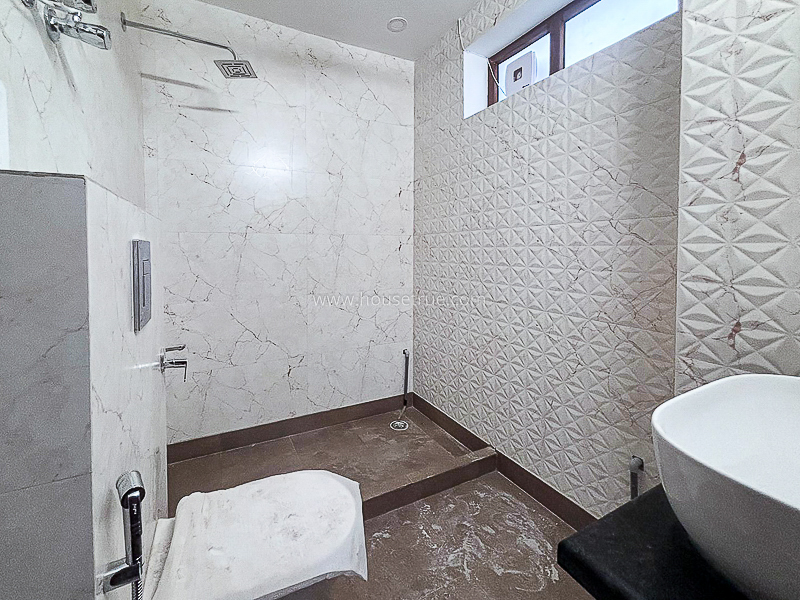 3 BHK Flat For Rent in Safdarjung Enclave
