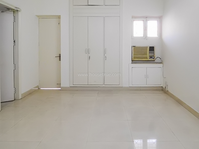 4 BHK Flat For Rent in Safdarjung Enclave