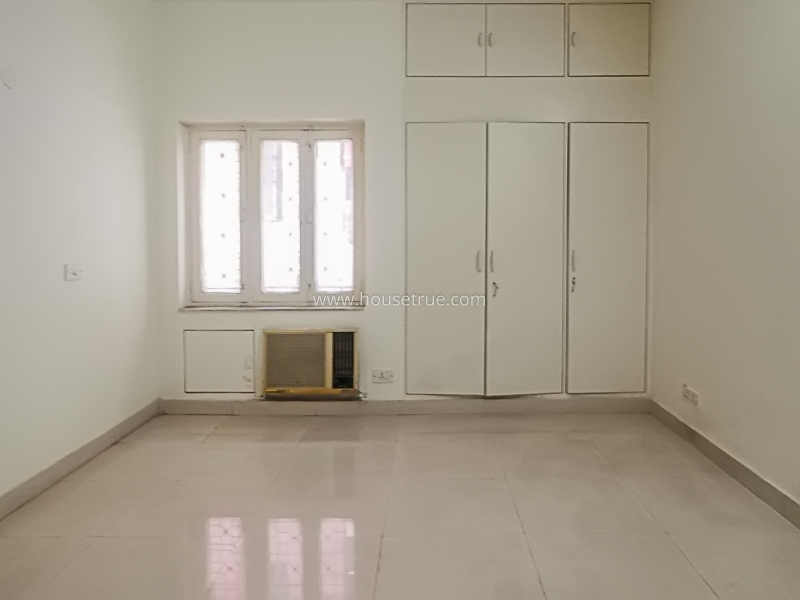 4 BHK Flat For Rent in Safdarjung Enclave