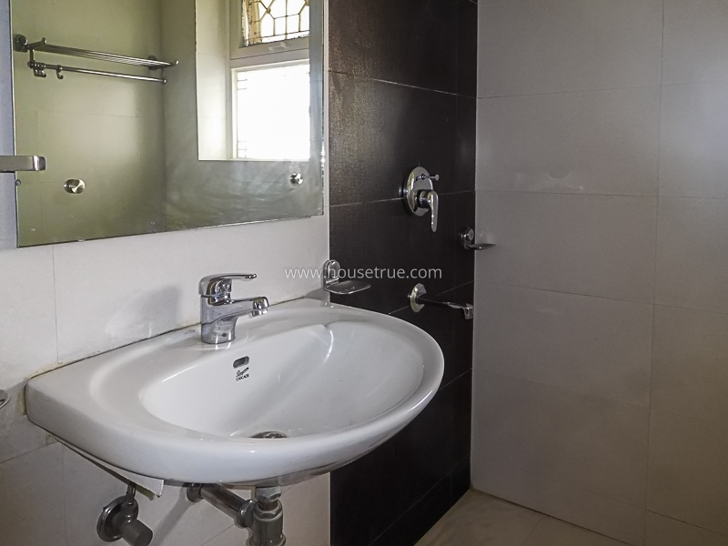4 BHK Flat For Rent in Safdarjung Enclave