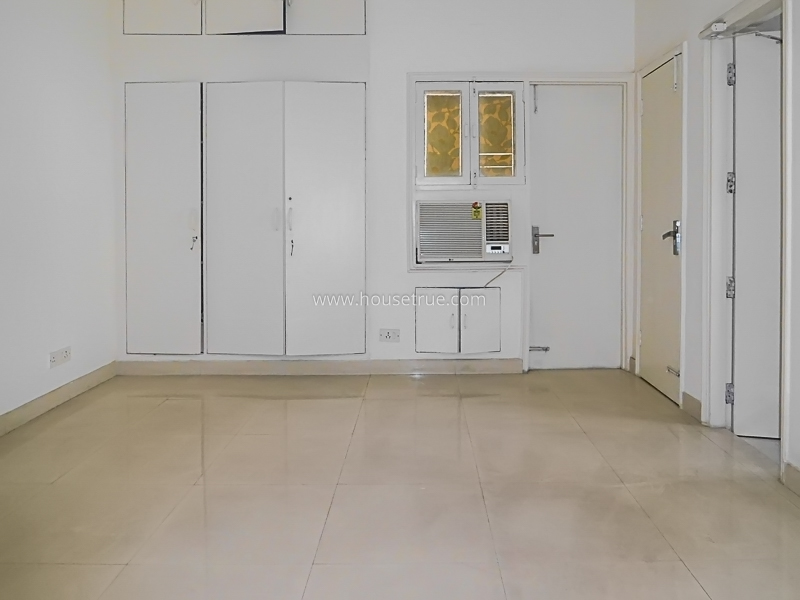 4 BHK Flat For Rent in Safdarjung Enclave