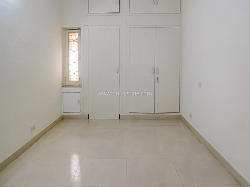 4 BHK Flat For Rent in Safdarjung Enclave