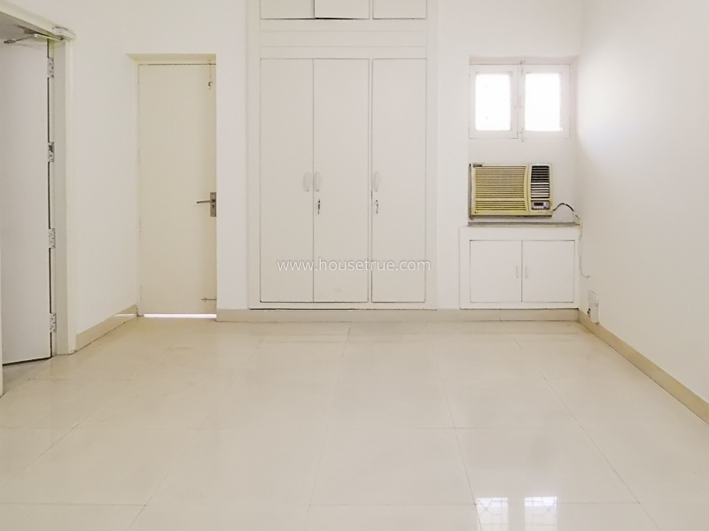 4 BHK Flat For Rent in Safdarjung Enclave