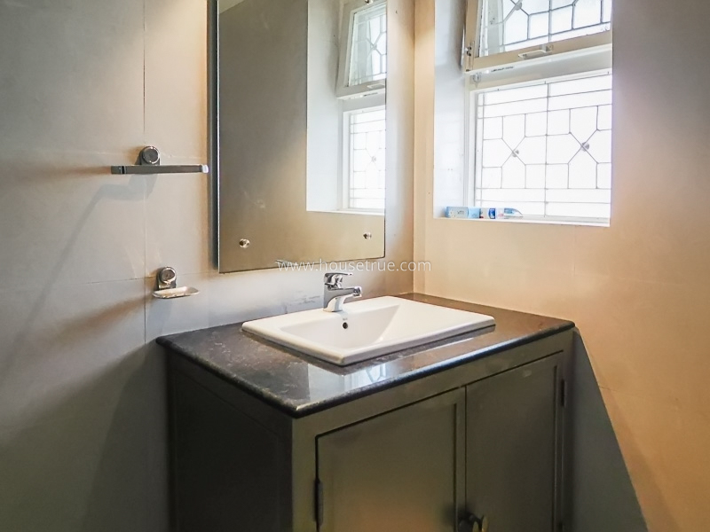 4 BHK Flat For Rent in Safdarjung Enclave