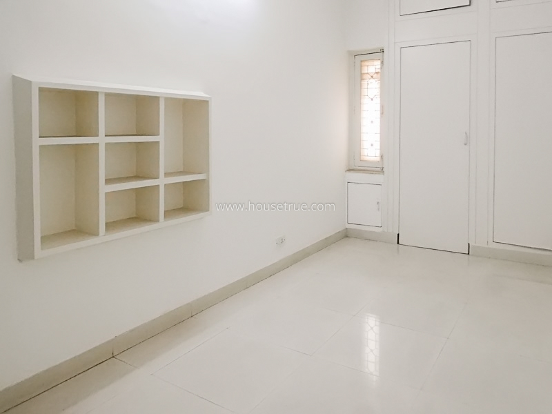 4 BHK Flat For Rent in Safdarjung Enclave