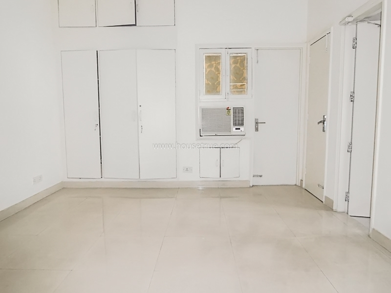4 BHK Flat For Rent in Safdarjung Enclave