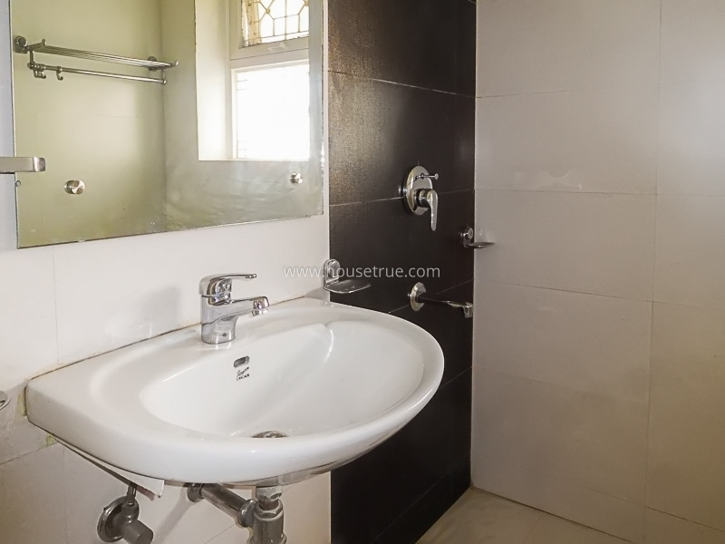 4 BHK Flat For Rent in Safdarjung Enclave