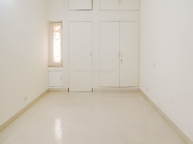 4 BHK Flat For Rent in Safdarjung Enclave